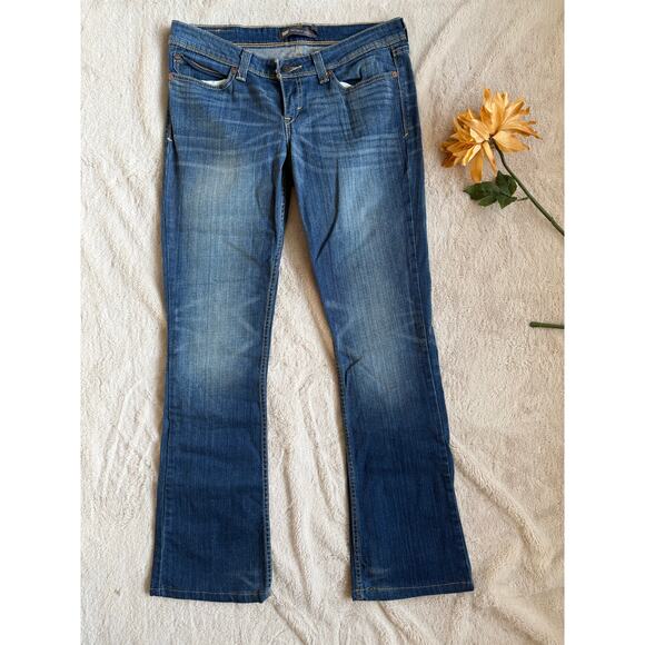 Levi's Demi Curve Lowrise Bootcut Skinny Size 11/30 - Picture 1 of 5